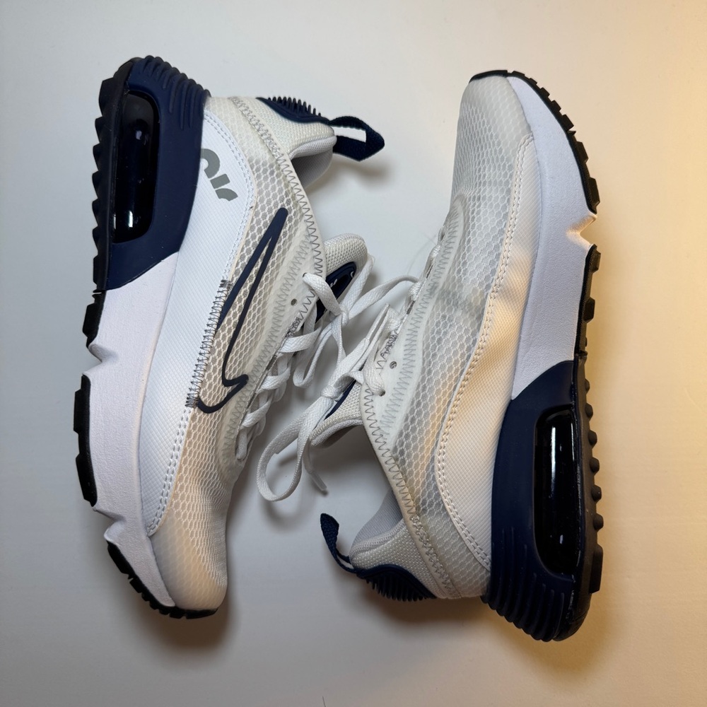 Nike Air Max 2090 White and Navy Boys Size 4 / Womens Sizs 5.5, New